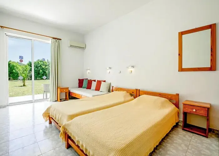 Hotel Paras Sun & *