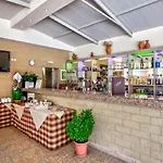 Paras Sun & إياليسوس